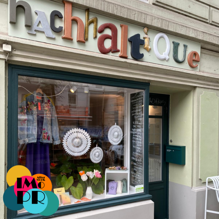 Afterwork Impro bei Nachhaltique: Wir sind im September zu Gast bei nachhaltique – dem Concept Store für nachhaltige und faire Mode und vieler weiterer schöner Dinge. Lasst euch vom liebevoll eingerichteten Laden inspirieren und freut euch auf neue Impulse, Spaß und Spiel. Mit Afterwork Impro in den Feierabend starten, entdecke Improvisationstheater an coolen Orten! Afterwork Impro aus Hamburg veranstaltet Business- und Freizeit-Workshops mit den Methoden des Improtheaters.